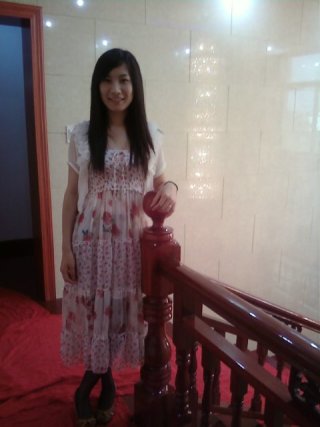 公主挨板子红臀|徐飒忍痛 挨板子