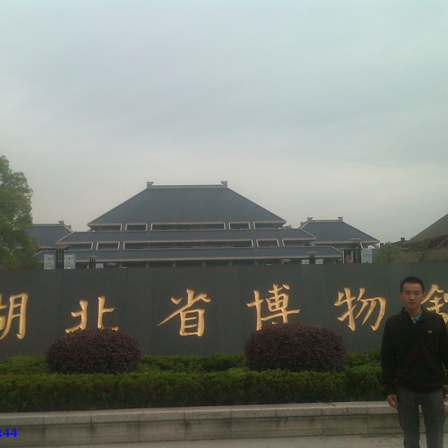 性格: 开心果 乐观 性格爽气 和朋友说话不拘束 不熟的朋友很少说话 工作: 在合肥汽车服务业 目前在做店长 工资不高 主要是提升自己 现在要多学习为以后铺路 家庭: 家里氛围很好 但 是我们有个大家庭 平时都不怎么在家 过年的时候很热闹 母亲在家种田 家里期待我们以后过的好就行了 就这多了 (我家就我一个 但是我爸的兄弟很多) 爱好: 我比较喜欢看喜剧片 也看动画片 太烂的不看 爱吃土豆 呵呵 去的地方不多 期待会玩的你带我去玩 比较喜欢狗 要我自己养的才好 (那样它不咬我)